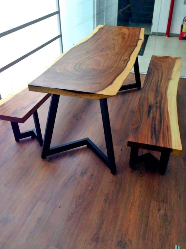 Bộ bàn ghế gỗ me tây nguyên tấm dài 1m8