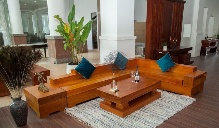 Sofa gỗ nguyên khối kích thước chuẩn bao nhiêu ?