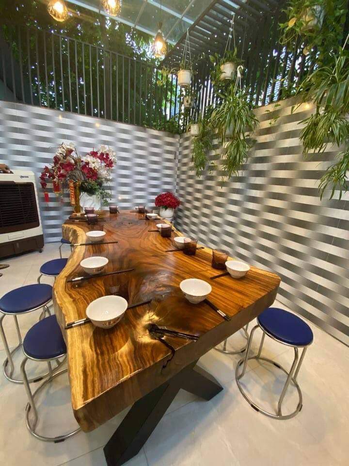 chọn bàn gỗ nguyên tấm đẹp cho quan cafe nhà hàng